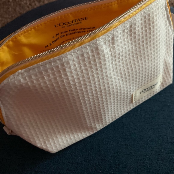 L’Occitane Gift Set - Picture 3 of 4